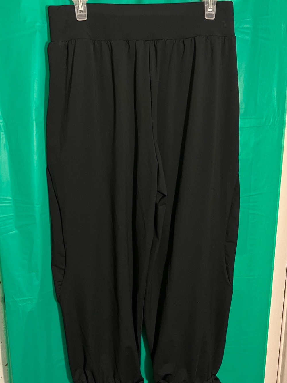ACEGOLFS More Than Basic Performance Ruffle Pants - Picture 5 of 15